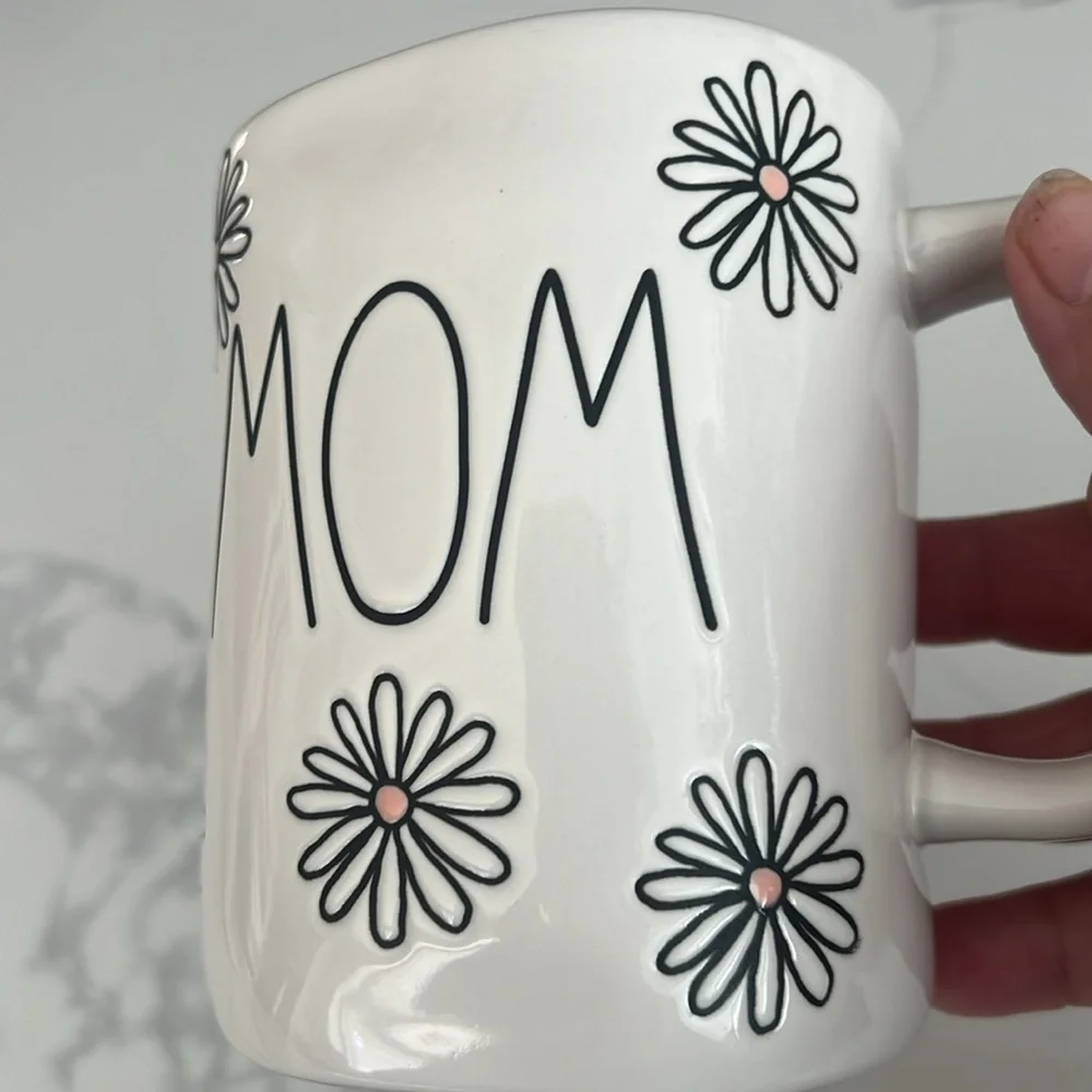 💕Rae Dunn Cute.MOM MUG💕